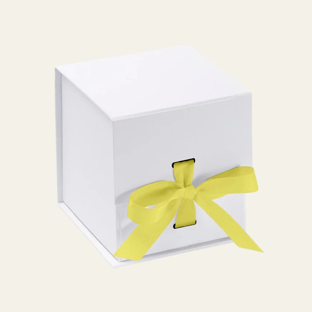 White Small Cube Magnetic Boxes with Changeable Ribbon